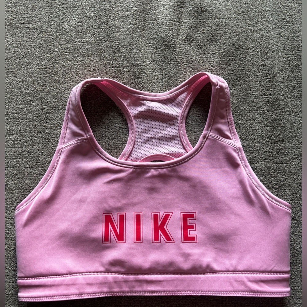 NIKE Swoosh Light Support Non-Padded sports bra